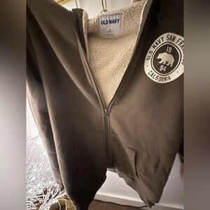 OLD navy SWEATSHIRT VERY THICK BUT not suffocating thick